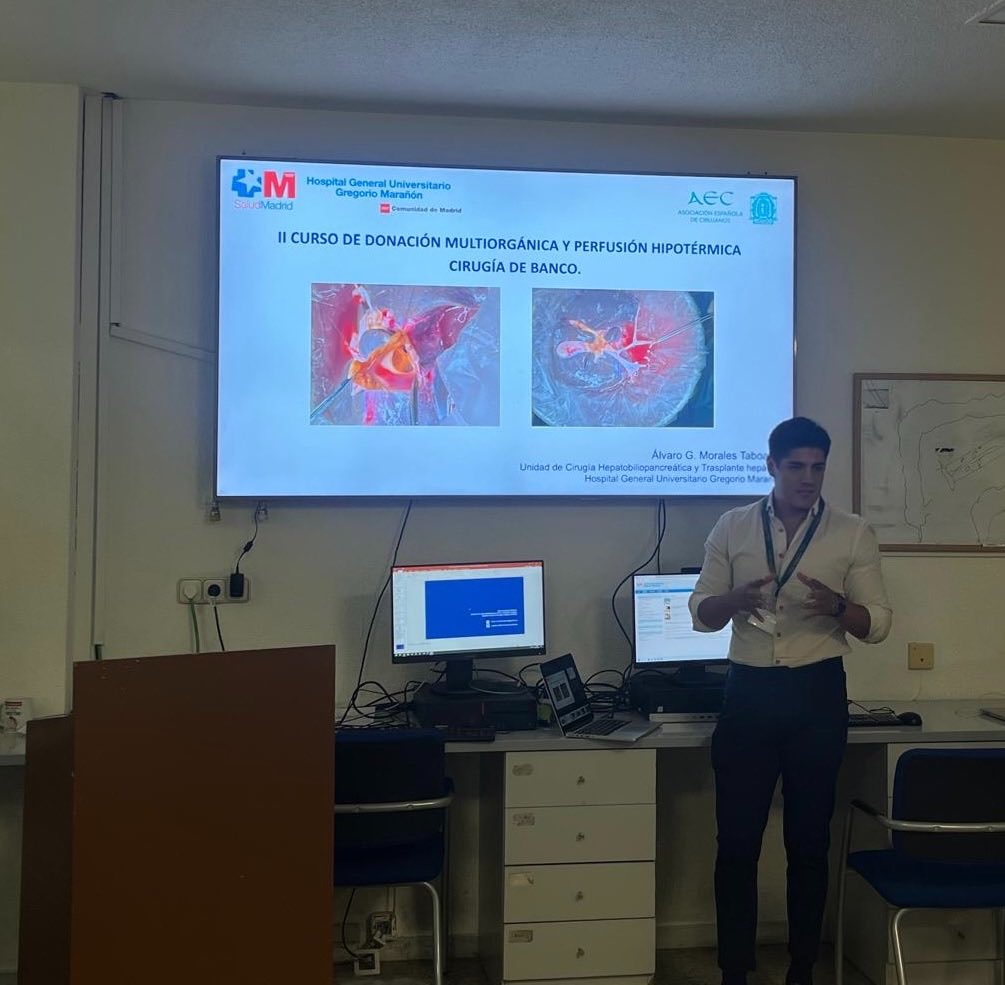 morales_taboada's tweet photo. Un curso intensivo de extracción banco y preservación hepática en HOPE. Ver como nuevas generaciones de cirujanos se sumergen con pasión en estas técnicas me llena de orgullo y esperanza. Gracias a todos los que participaron, preguntaron, debatieron y aportaron su energía. https://t.co/cHV96K6G0w