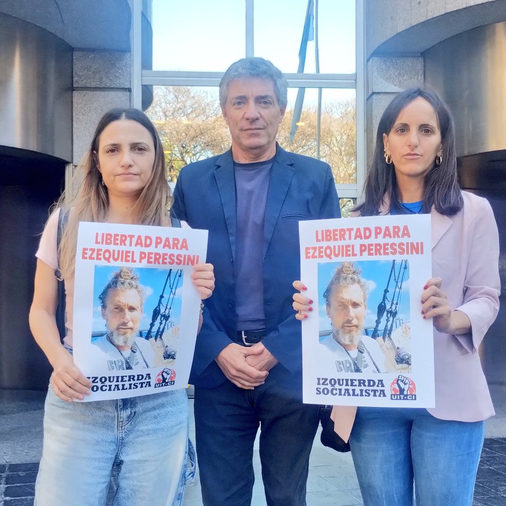 Con una delegación de diputadas y diputados, organismos de DDHH y referentes sindicales fuimos a la Cancillería a exigir la libertad de todos los activistas de la <a href="/gbsumudflotilla/">Global Sumud Flotilla</a> y en particular de <a href="/eze_peressini/">Ezequiel Peressini</a> <a href="/Cele_Fierro/">Cele Fierro</a> y Carlos Bértola, los tres ciudadanos argentinos