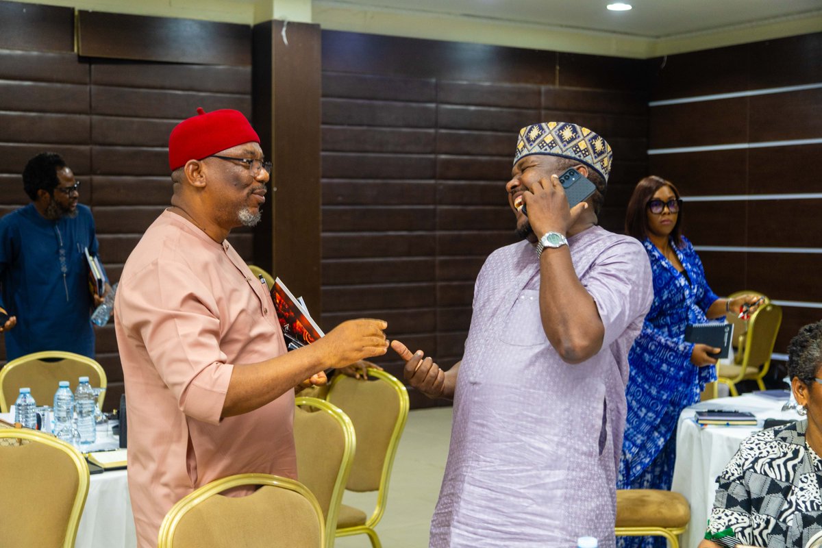 AigFoundation's tweet image. With this community, we are building an effective network of changemakers committed to transforming the public service.

See moments from our last upskilling session.

#AIGAlumni #LeadershipDevelopment #PublicSectorReform #Publicprocurement #AigImoukhuedeFoundation