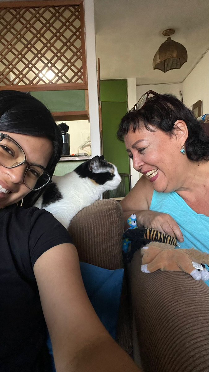 MendiaMariela's tweet photo. Más que alardear el día de la #cursi sonrisa, mejor celebremos a #full la loca vida
Agradecer hasta que nos mordió un #espanto
Reír es medicina para el cuerpo, la mente y el alma
REÍR A CARCAJADAS ES EL PLACER DIVINO, ELIXIR DE LOS DIOSES, IMPOSIBLE DE FALSEAR
#psyco
#Zen
🈴 https://t.co/VLoi0OdSWx