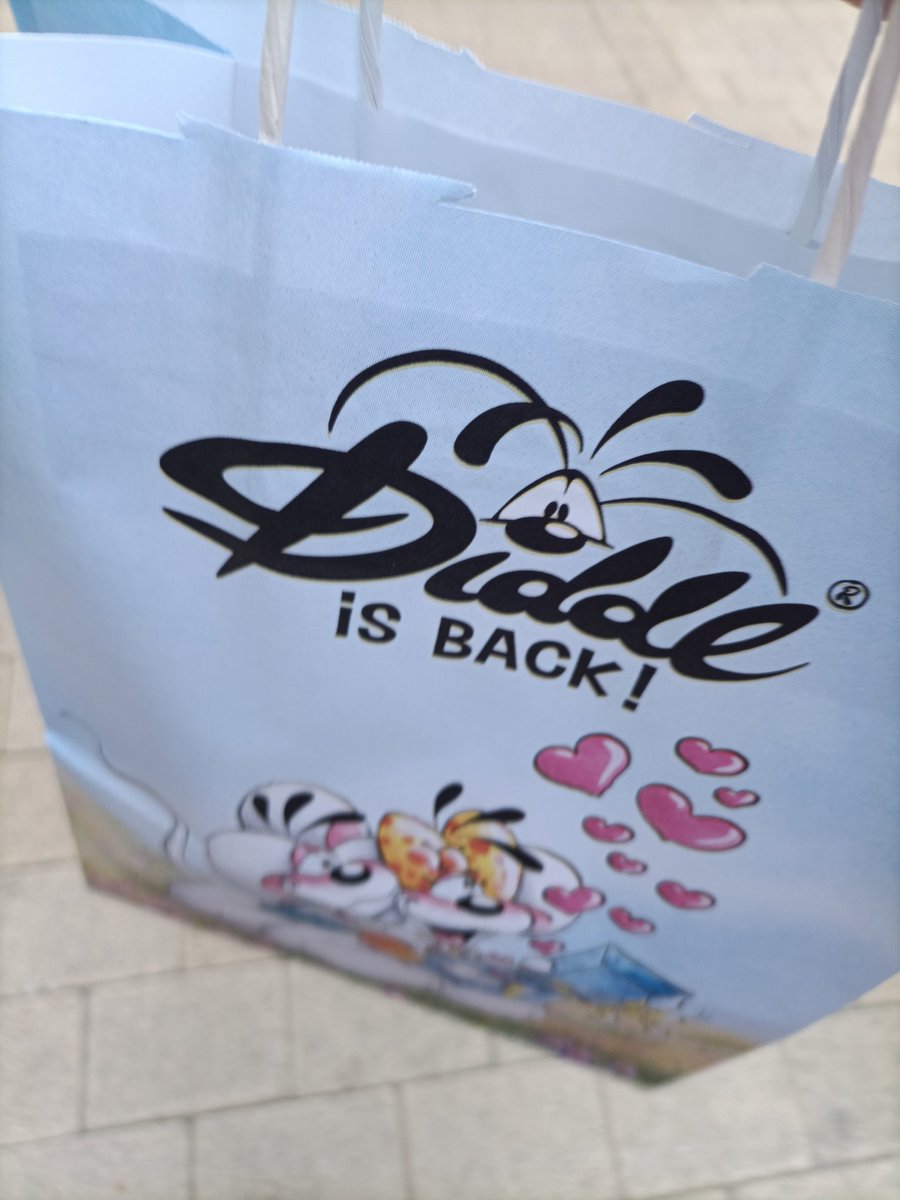 Raylla06261117's tweet photo. FORGET LABUBU, DIDDL IS BACK!!!!!!! #diddlisback https://t.co/myBRJK89CJ
