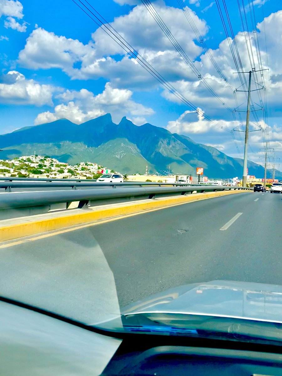 MonteclaroR's tweet photo. Muuuuuuuy güenos días!!!…ve no más que shulada de maíz prieto!!!…hay que darle con AKTITUD…enjundia raza!!!…ajuaaaaaa

#LasShingonasDeMiApá1.0
#RicardoDeMonteclaro
#LaLeyendaContinúa
#fypシ゚viralシ https://t.co/S3uyCT8fGy