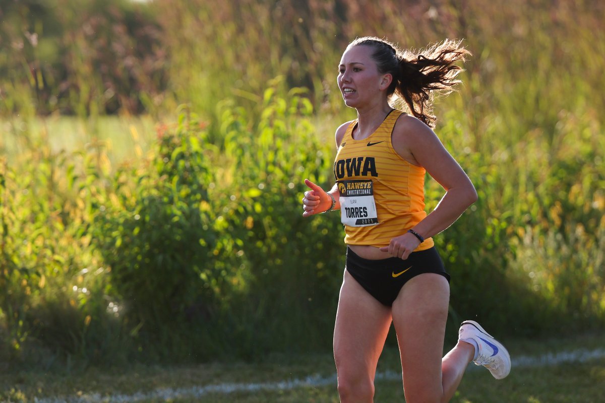 Notre Dame ✅

Hawkeyes Secure New Top-10 Time, 10 PRs at Joe Piane Invite
📒 bit.ly/3VR1yyK