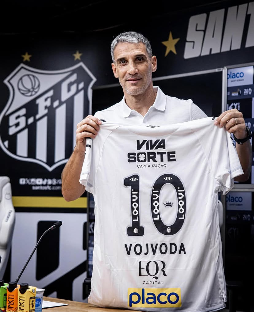 Dentre várias qualidade de Vojvoda, talvez a que mais me atraia é a filosofia de tentar ser protagonista na maioria dos jogos, independentemente se é jogando em casa ou fora, se tem um elenco inferior ou superior ao rival - em pouquíssimo tempo de Santos já vem implantando isso.