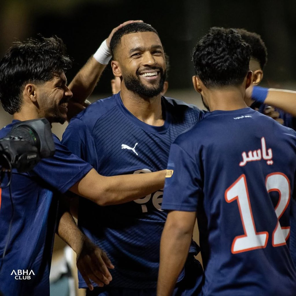 اشوف سيلا واقول ياحسره على مافات مني 💔