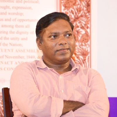 कांग्रेस में फिलहाल एक ऐसे नेता भी है जो बहुत ही साइलेंट,लो प्रोफाइल, निष्पक्ष और शिद्दत तरीके से अपने काम को बखूबी अंजाम दे रहे हैं... कोई तेरा-मेरा नहीं और मेरिट पर सीधे आलाकमान को गोपनीय रिपोर्ट देते है..वह है पूर्व IAS, तमिलनाडु से सांसद और AICC वॉर रूम के चेयरमैन शशिकांत