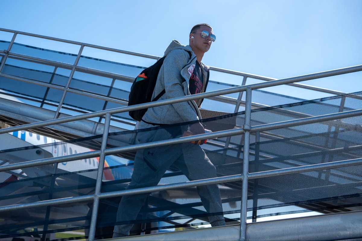 DavidsonFB's tweet photo. Next stop Florida 🛫 https://t.co/fE2uU5tv8U