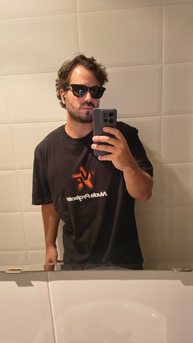 defconnnn's tweet photo. beirut https://t.co/3F51KMqIh1