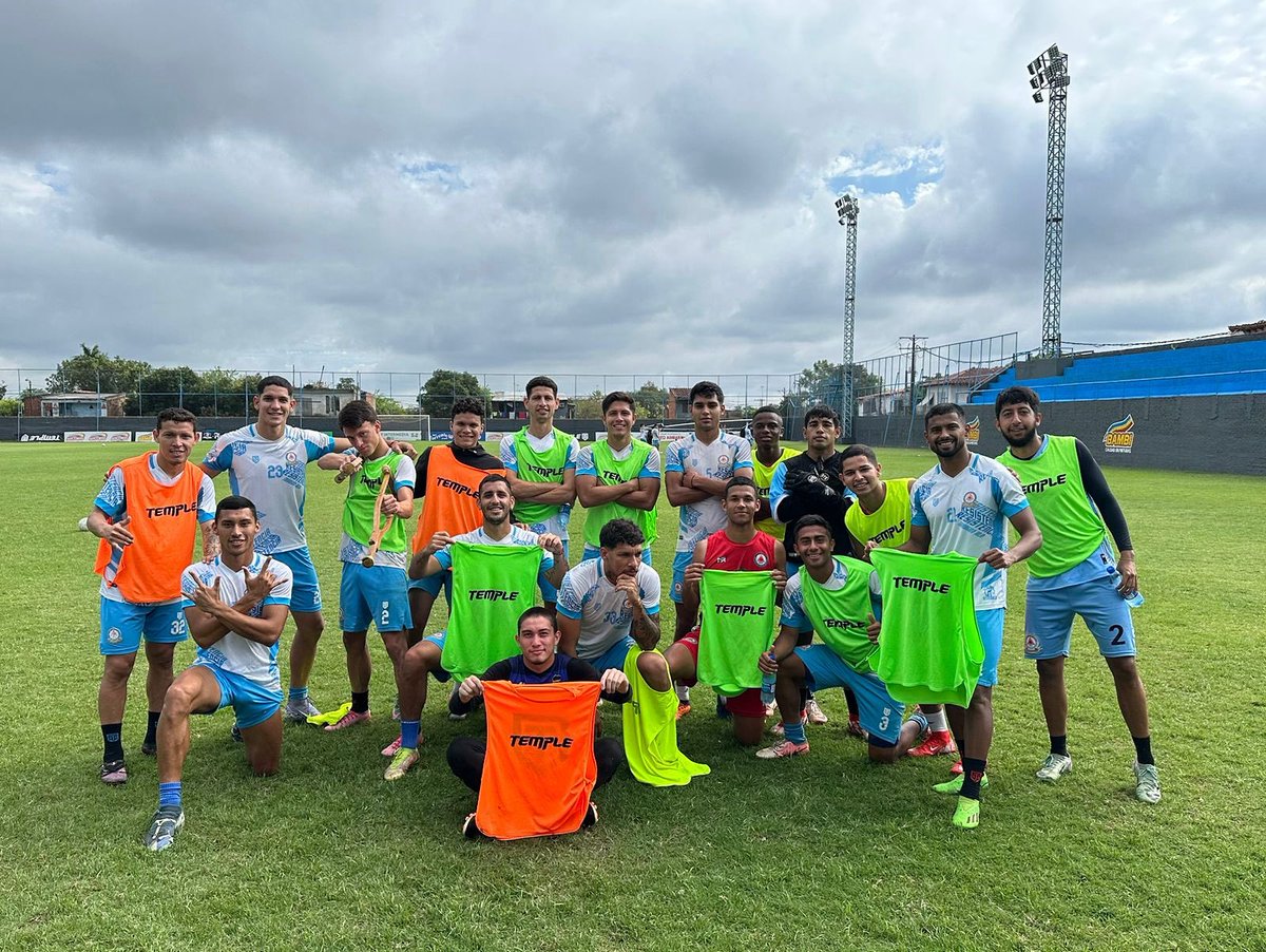 TODO LISTO ✅ 

El plantel principal cerró exitosamente la semana de entrenamientos y ya se alista para el juego de mañana en casa 💪🏻

#VamosResi🔺💙