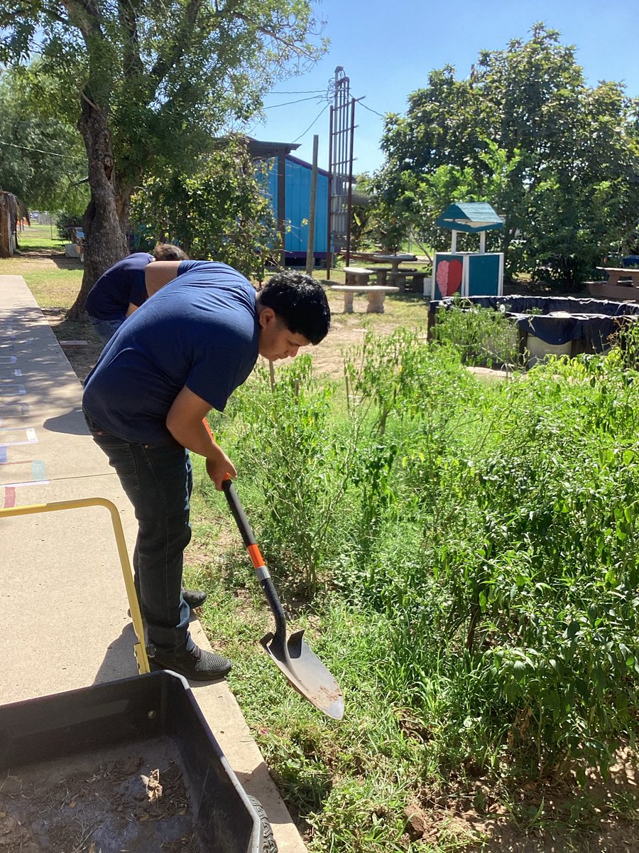 I&G Center (@iandgcenter) on Twitter photo Students understand the importance of maintaining plants as they work to improve our campus. —E.Torres
<a href="/gutiexfer/">Fernando X Gutierrez</a> <a href="/ValeriaCarp_/">Valeria Carpenter</a> #IandGCenter  #OWLitude #WeAreIandG #AllIn #TransformativeEmotionalIntelligence #McAllenISD Students understand the importance of maintaining plants as they work to improve our campus. —E.Torres
<a href="/gutiexfer/">Fernando X Gutierrez</a> <a href="/ValeriaCarp_/">Valeria Carpenter</a> #IandGCenter  #OWLitude #WeAreIandG #AllIn #TransformativeEmotionalIntelligence #McAllenISD
