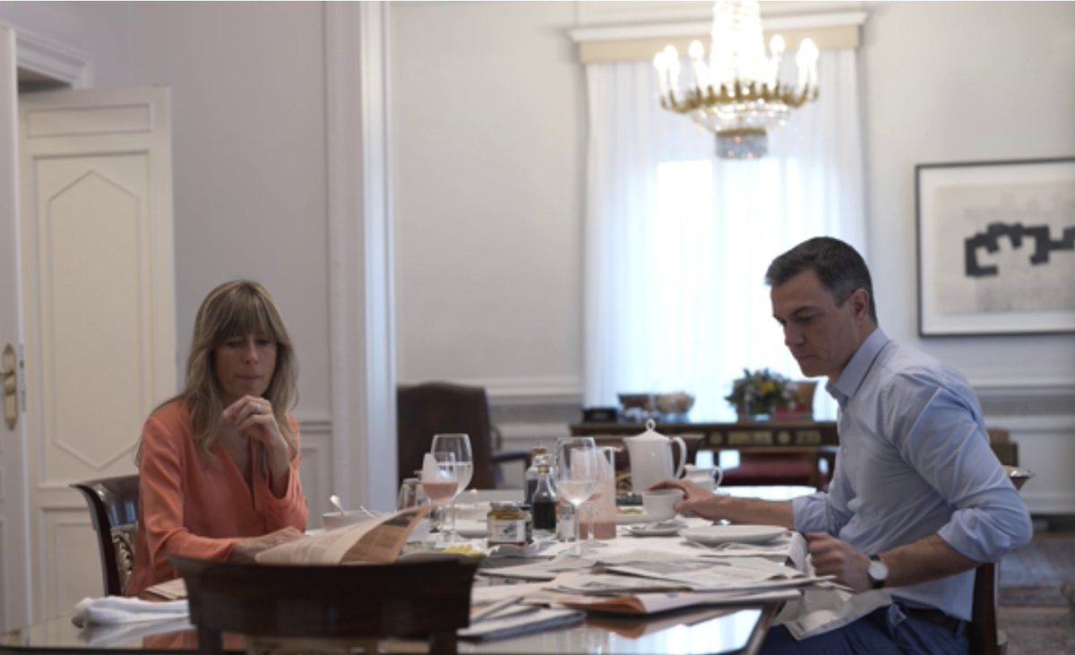 -Pásame la chistorra.
-¿Con sobre o sin sobre?