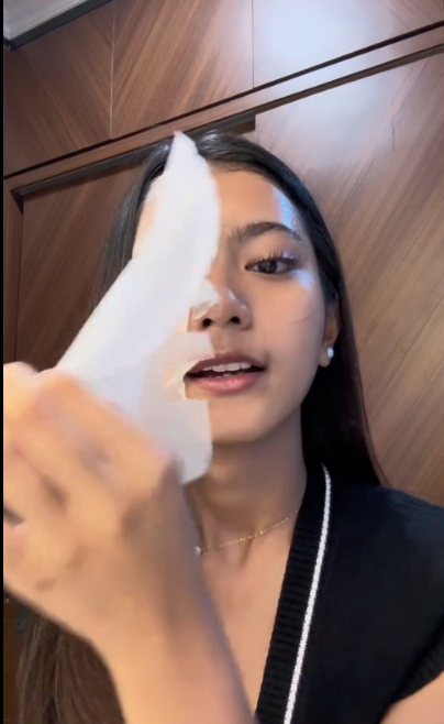 MaryaniHerm's tweet photo. bukan cuma glowing, tapi bonding time juga dapet kalau maskeran bareng some by mi https://t.co/E7Q7cHrYQO