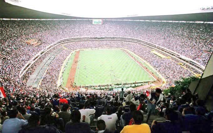 2001.
El Azteca lleno con Cruz Azul en la Libertadores. 
Más de 100 mil personas en un sobrecupo épico.