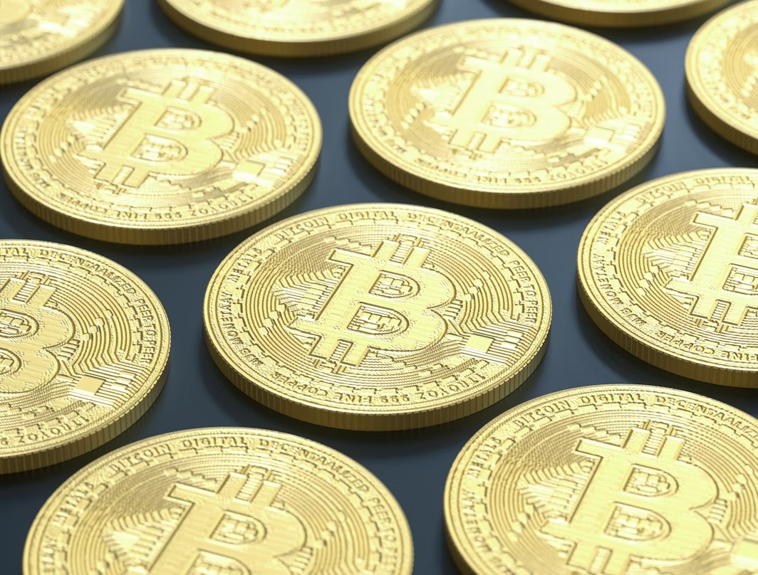 Bitcoin llega a $123,000, a solo 1.2% de un nuevo máximo histórico. La  criptomoneda acumula una fuerte alza impulsada por la demanda global y la  expectativa de nuevos flujos de inversión.