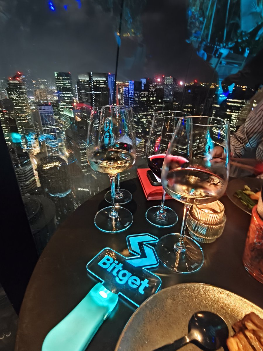 NextradeDao's tweet image. 🥂 Cheers to Bitget’s unstoppable 7 years!
As Bitget gears up at #TOKEN2049, NTX stands shoulder to shoulder — connecting exchanges, brokers &amp;amp; communities into a win-win Web3 future. 🚀

#Bitget7 #NTX #TopGearNight #GearUpTo7