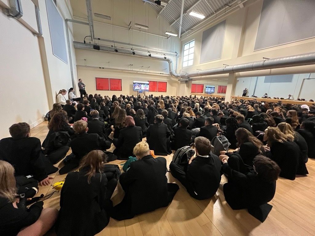 St. Luke's C of E School (@stlukescofe) on Twitter photo 📚 Summer Book Club 2025! 📚
Our Year 7 students had an amazing opportunity to enjoy a ‘Live Author’ visit with Joseph Coelho (poet, author, Carnegie Medal winner & former Children’s Laureate). A big thank you to Joseph Coelho for inspiring our young readers and writers. 📚 Summer Book Club 2025! 📚
Our Year 7 students had an amazing opportunity to enjoy a ‘Live Author’ visit with Joseph Coelho (poet, author, Carnegie Medal winner & former Children’s Laureate). A big thank you to Joseph Coelho for inspiring our young readers and writers.