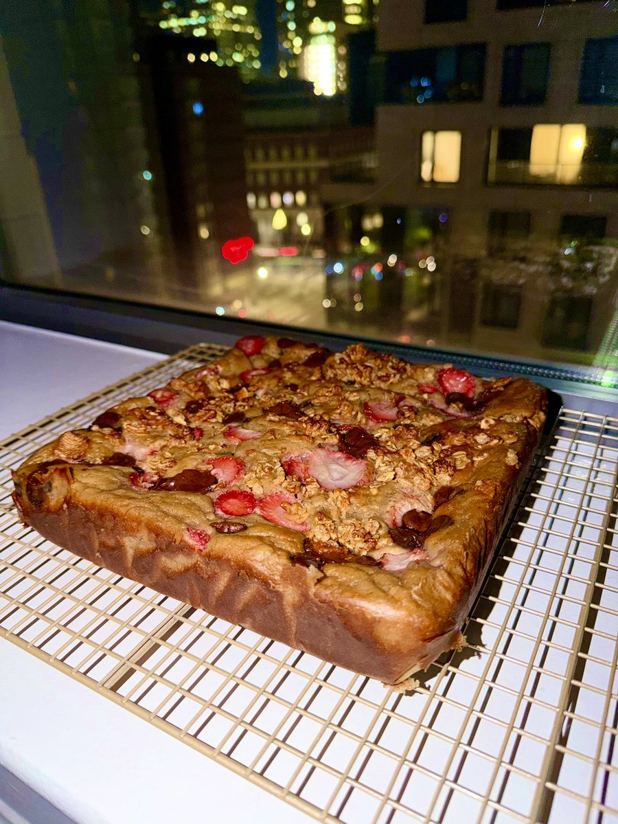 All I can think about is this banana bread I made .. I want to eat it again and again and again