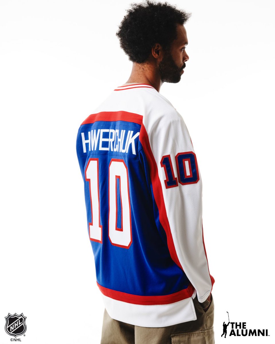 mitchell_ness's tweet image. Jets Legends. Frozen in Flight. 

The 1981–82 Winnipeg Jets Dale Hawerchuk Jersey…

The bold royal blue with classic striping marked the arrival of Dale Hawerchuk, the first overall pick who carried the Jets into a new age. In this sweater, the “Ducky” began a Hall of Fame…