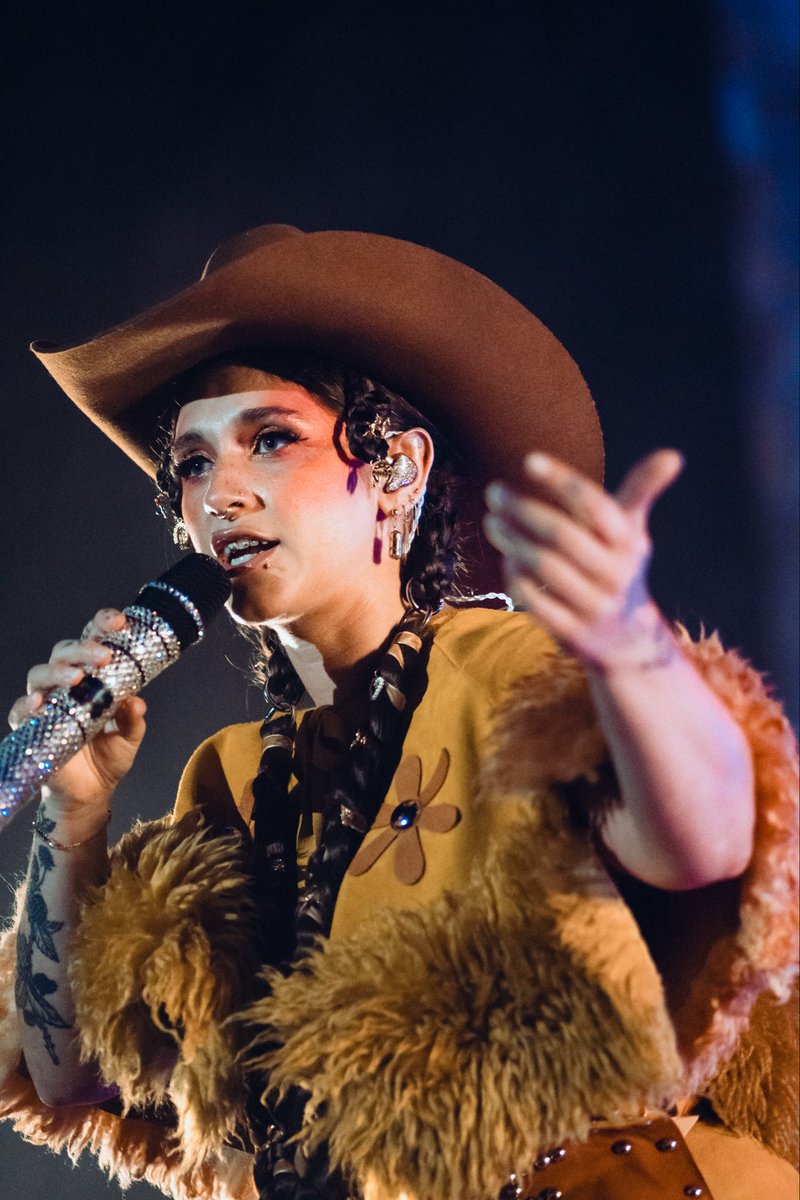 Sierra Ferrell tweet media