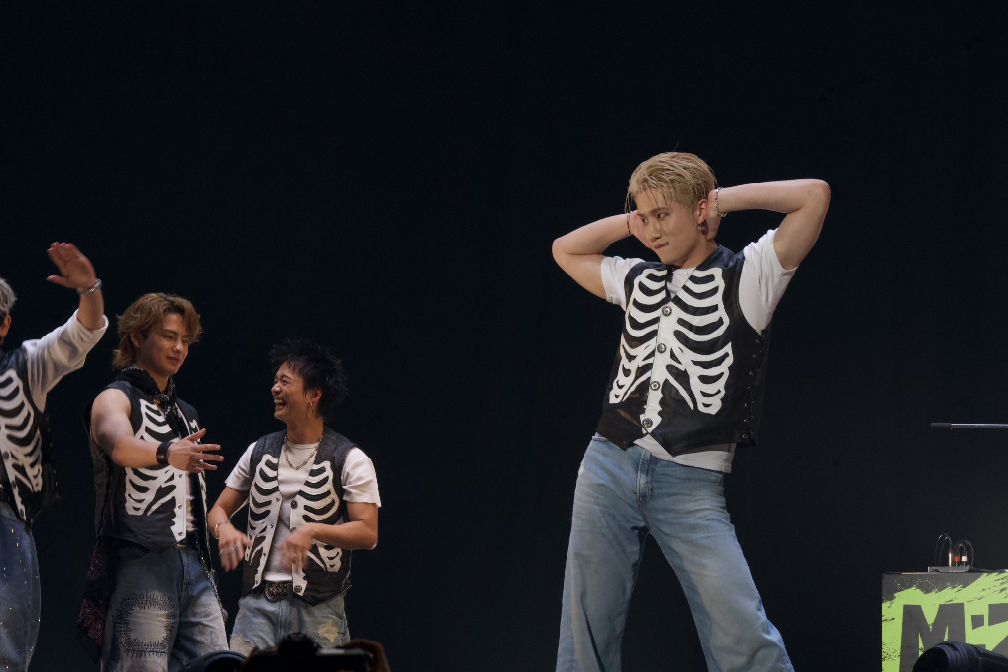 ballistik boys 居酒屋えぐざいる 現地 チェキ 地球で一つ ballistik boys 居酒屋えぐざいる 現地 チェキ 地球で一つ