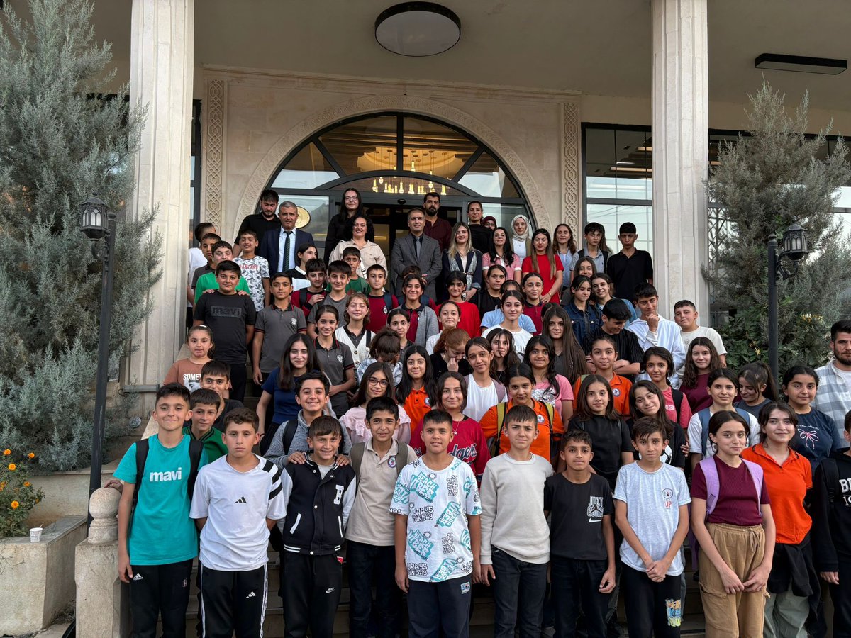 beytmemresmi's tweet photo. “Eğitim Vizyonu Programı” sonrası LGS öğrencileri ile bir araya gelerek LGS hakkında branş öğretmenlerimiz ve rehber öğretmenimiz tarafından bilgilendirme toplantısı gerçekleştirildi.
Birlikte daha umutlu yarınlara emin adımlarla ilerliyoruz ✨🍀 https://t.co/BCkbKXmqUp