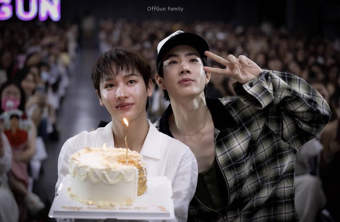 JJUNYALEE_'s tweet photo. HBD 🎂💕  นะคับน้องกัน 
ขอให้สุขสมหวัง ไม่เจ็บไม่ป่วย ไม่มีคนคิดร้าย ได้ทำงานที่ตัวเองรักและอยากทำ  ขอให้ผลงานแมสๆ ขอให้มีโอกาสทำสิ่งใหม่ๆที่ไม่เคยทและอยากทำ  มีคนรักและเอ็นดูเยอะอยู่แล้วขอให้เยอะๆขึ้นไปอีก  น้า รักนะคับ 🫶🫶

#BeGUNningToShine
 #กันอรรถพันธ์ #GunAtthaphan https://t.co/QTDAaPKPSy