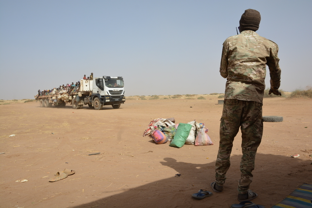 🟥 Tras ver cómo mataban a su madre, fue violada 🟥 

La violencia sexual en Darfur debe terminar.

#HablemosdeSudán

👉 msf.es/noticia/ver-ma…

📷 Desplazados en los alrededores de Tawila, Darfur © Jérôme Tubiana