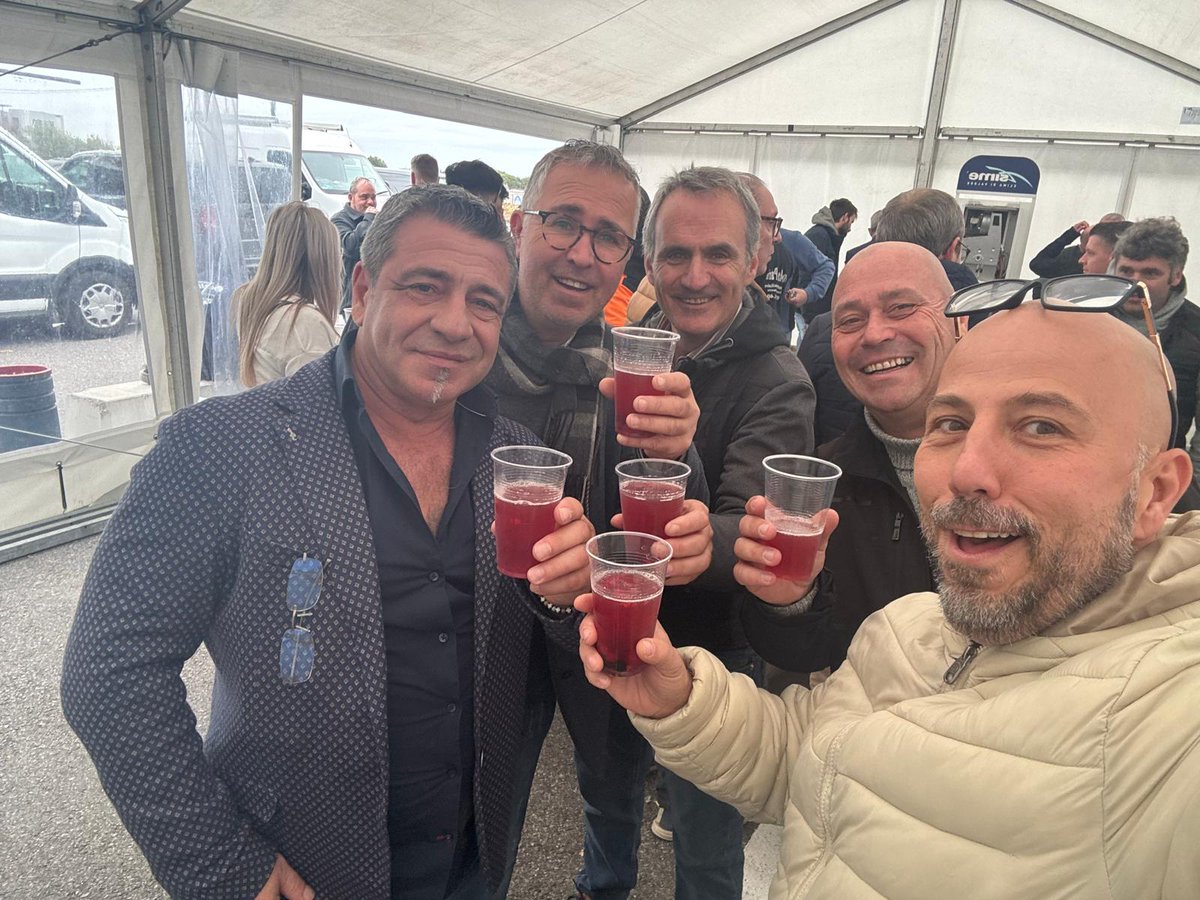 SupersanitGroup's tweet photo. super ambiance à la journée portes-ouvertes chez Supersanit Charleroi à Fleurus https://t.co/vATMXJFPjh