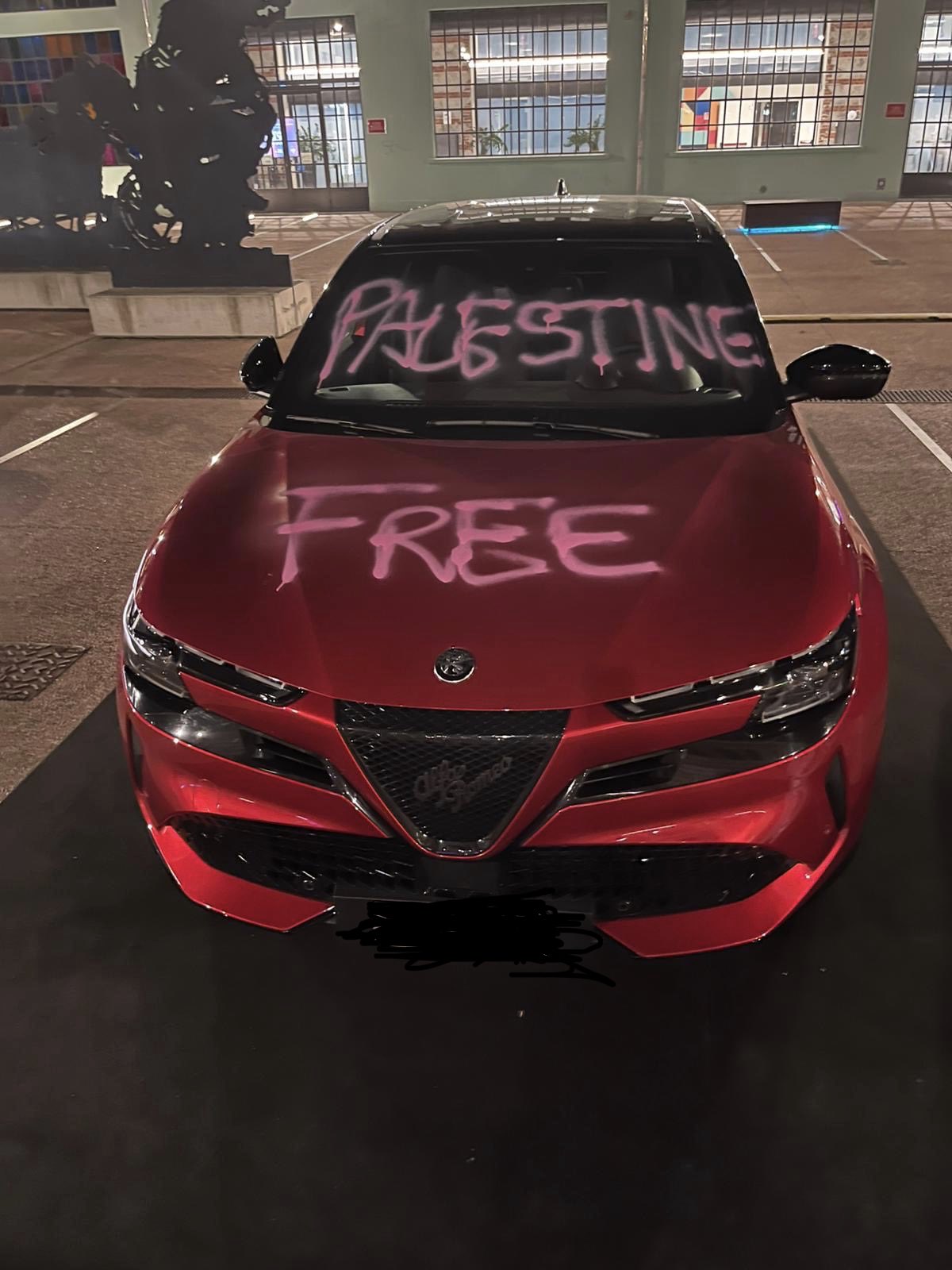 [Immagine: G2WfBzYWwAAoQ9e?format=jpg&name=large]