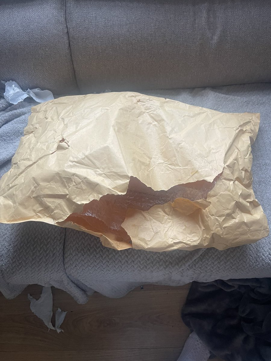 Sarahcouling's tweet photo. @VeryHelpers @YodelOnline My third attempt at ordering this camera has finally turned up but the parcel arrived completely torn open. After two missing orders, this is unacceptable. How can customers feel confident their highvalue items are safe in your network? #FormalComplaint https://t.co/6o7YMoZxDW