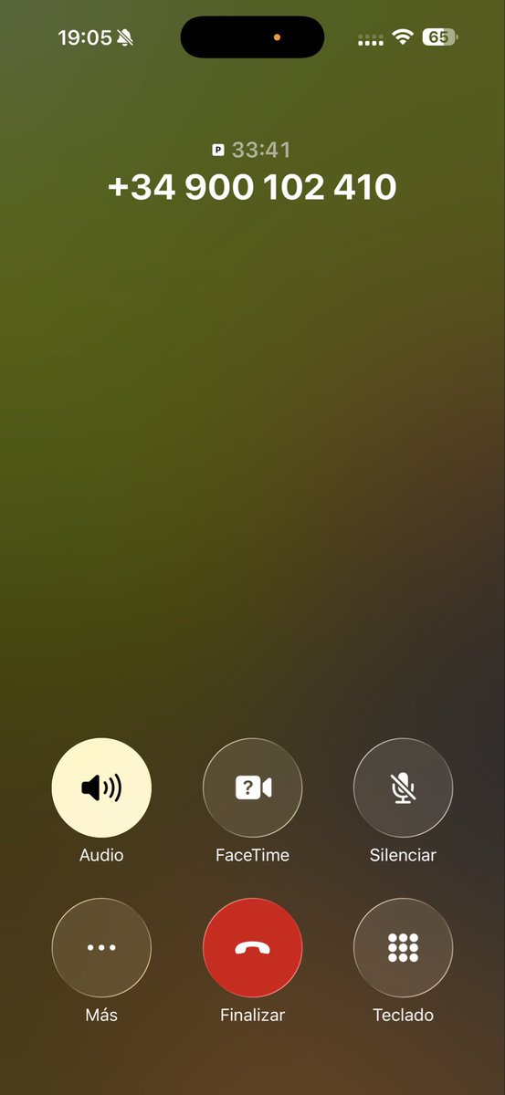 lamasuaj's tweet photo. Lo de que @UPS_ES me marque un pedido como que la dirección está mal pero que salga perfecta en el albarán qué es? Y lo de los 30 minutos que llevo esperando a que alguien me lo coja? Vaya vergüenza de agencia https://t.co/dkJ7MaZ0ol