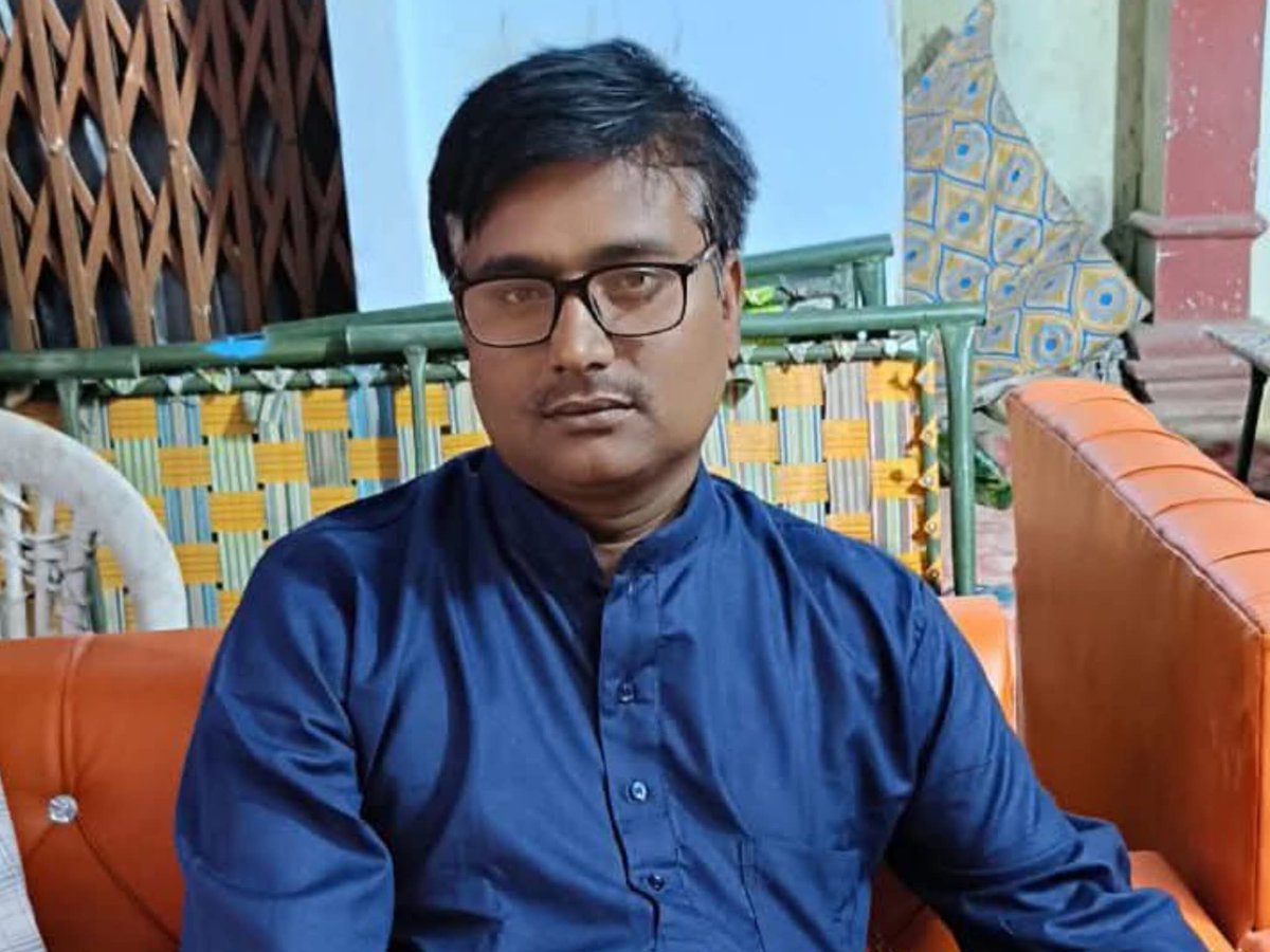 ग्रामीण पत्रकार एसोसिएशन के जनपद गोंडा जिला अध्यक्ष <a href="/PradeepTiwariP8/">journalist Pradeep Tiwari</a> जी को जन्मदिन पर ढेर सारी शुभकामनाएं एवं हार्दिक बधाई।
<a href="/Ashok9616467073/">कैनविज टाइम्स ,, सिर्फ सच......... की आवाज़</a> <a href="/AapkiaawaazUp1/">Aapki aawaaz Up1</a> <a href="/bl2912928/">Bl Sharma पत्रकार</a> <a href="/LivenewsPrabhat/">जिज्ञासा कुंज हिंदी दैनिक समाचार पत्र</a> <a href="/RajniKant_832/">रजनी कान्त तिवारी</a> <a href="/SreePrakashsh/">Hindi Samachar 24</a> <a href="/vinod_tiwari1/">'''आवाज हम उठाएंगे .....</a> <a href="/Vijaymishrahind/">विजय मिश्रा</a>