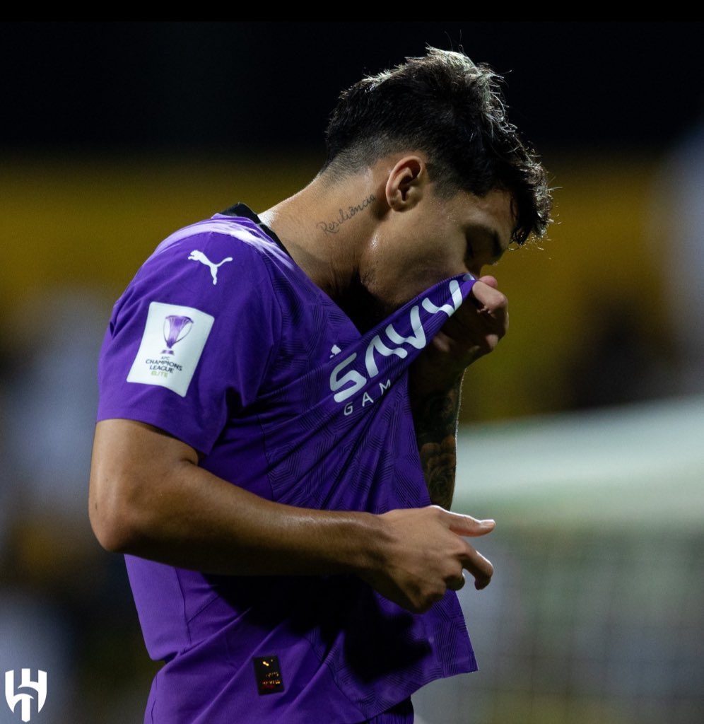 مصادر الكأس: خلال 10 أيام سيتم صدور قرار رسمي من #لجنة_الانضباط_والأخلاق بشأن الشكوي المقدمة من #الأخدود ضد مشاركة #ماركوس_ليوناردو في مباراة الفريقين.. والأقرب رفض الشكوي وحفظها مع تسديد رسوم الشكوي للاتحاد السعودي لكرة القدم