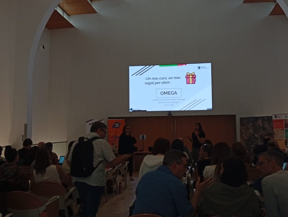 sebll8's tweet image. Avui, primera trobada Omega de la #laxarxa del curs 25-26. Hem gaudit de la ponència d&apos;en Fernando Hernández &quot;Com i per què indagar sobre la complexitat del món a les institucions educatives&quot;  i hem reflexionat sobre el pla de treball del curs. Una jornada ben productiva!😊