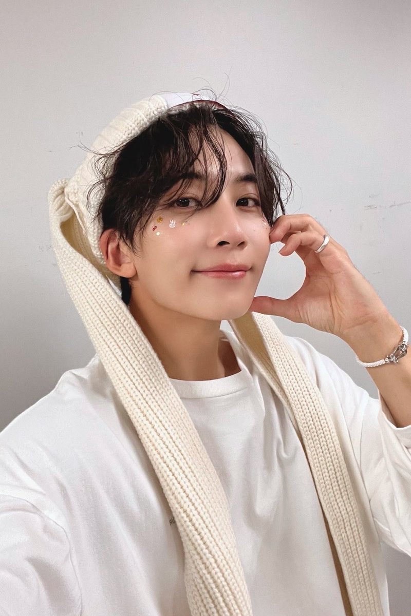 RUE_RUE04💜🍊 saw svt, enha & bp 😭❤️ tweet media