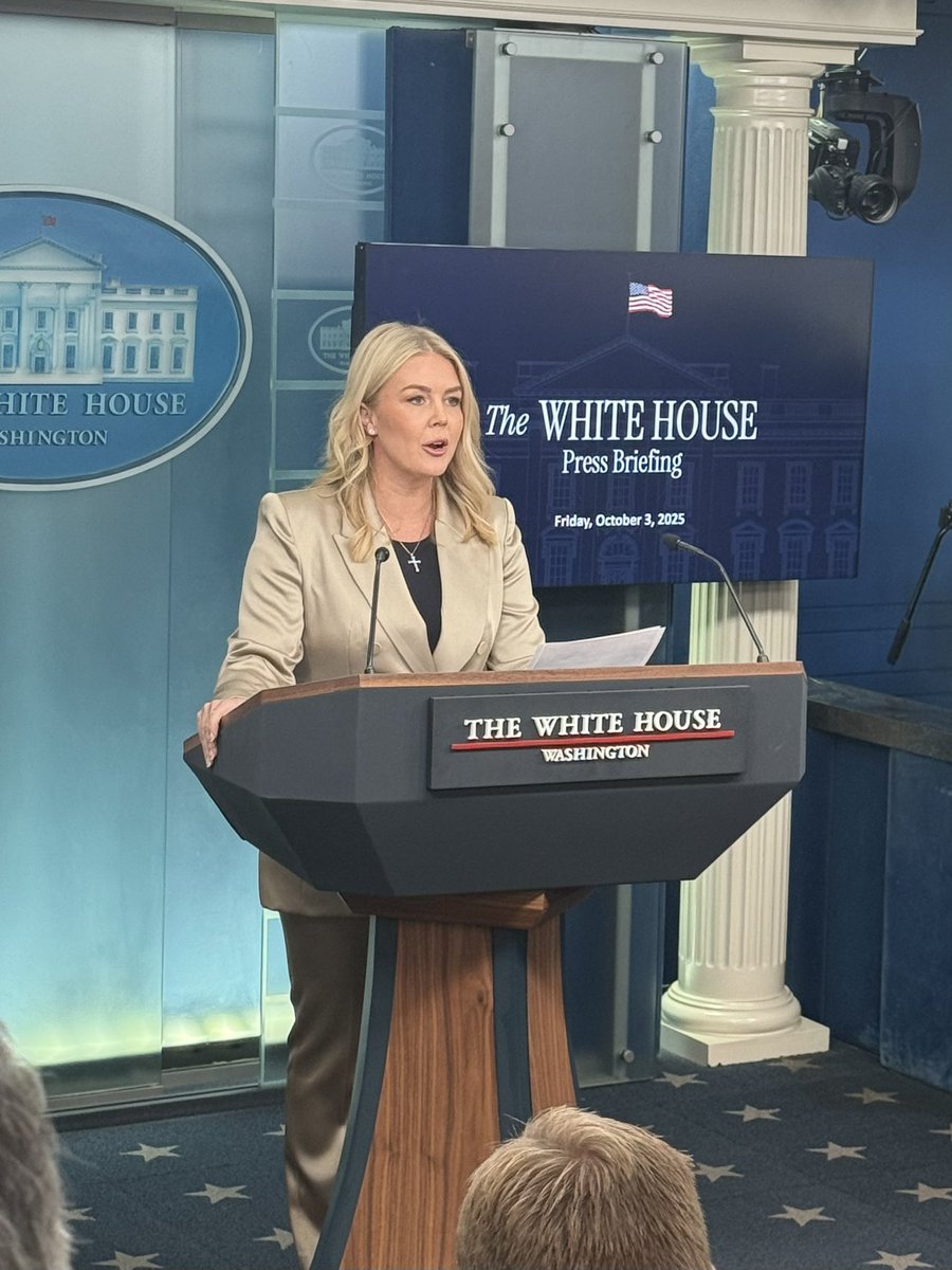 “We will not fund states that allow anarchy.”

<a href="/PressSec/">Karoline Leavitt</a> addressed <a href="/nicksortor/">Nick Sortor</a>’s arrest in Portland last night, saying “everyone in this room should be really concerned about that.” 

Leavitt also confirmed the DOJ’s investigation into his arrest and says the administration is