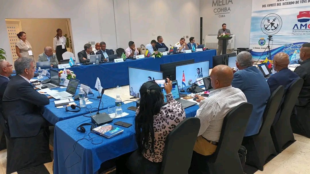 RCBClass's tweet image. Interviene el Director General del RCB en la XXX Reunión del Comité del Acuerdo Latinoamericano sobre Control de Buques por el Estado Rector del Puerto (Acuerdo de Viña del Mar, 1992) y hace entrega a los delegados de la Medalla 40 Aniversario de la Sociedad Clasificadora cubana.