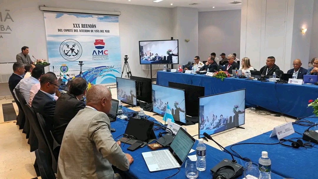 RCBClass's tweet image. Interviene el Director General del RCB en la XXX Reunión del Comité del Acuerdo Latinoamericano sobre Control de Buques por el Estado Rector del Puerto (Acuerdo de Viña del Mar, 1992) y hace entrega a los delegados de la Medalla 40 Aniversario de la Sociedad Clasificadora cubana.