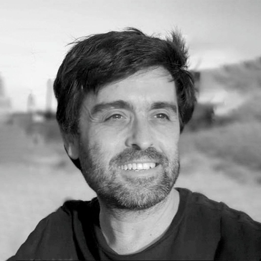 Apenas hace un mes falleció nuestro amigo y compañero Eduardo Espinosa. En su memoria, os dejamos este homenaje escrito por <a href="/JulioTouza/">Julio Touza</a> 
DEP

touza.com/in-memoriam-ed…