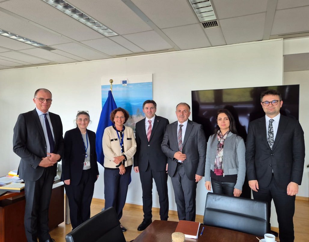 Roma’da FAO tarafından düzenlenen tarım sektöründe sürdürebilirlik konferansında; Bakanlığımızın teknoloji ve sürdürebilirlik kapsamında yaptığı faaliyetleri ve iyi uygulama örneklerini anlattık.

Brüksel’de Avrupa Birliği Komisyonunda iş birliği yaptığımız konularla ilgili