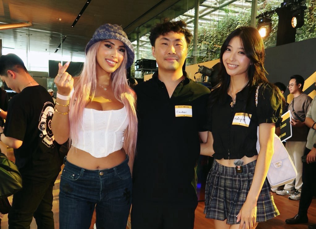 CEORAEES's tweet photo. The @binance event was so amazing 

my favorite part Kol @gianinaskarlett in a Token2049 

the energy was unreal

ps. met the chef himself @CookerFlips 

She’s so amazing 🤩 https://t.co/eqtYt4dXtd
