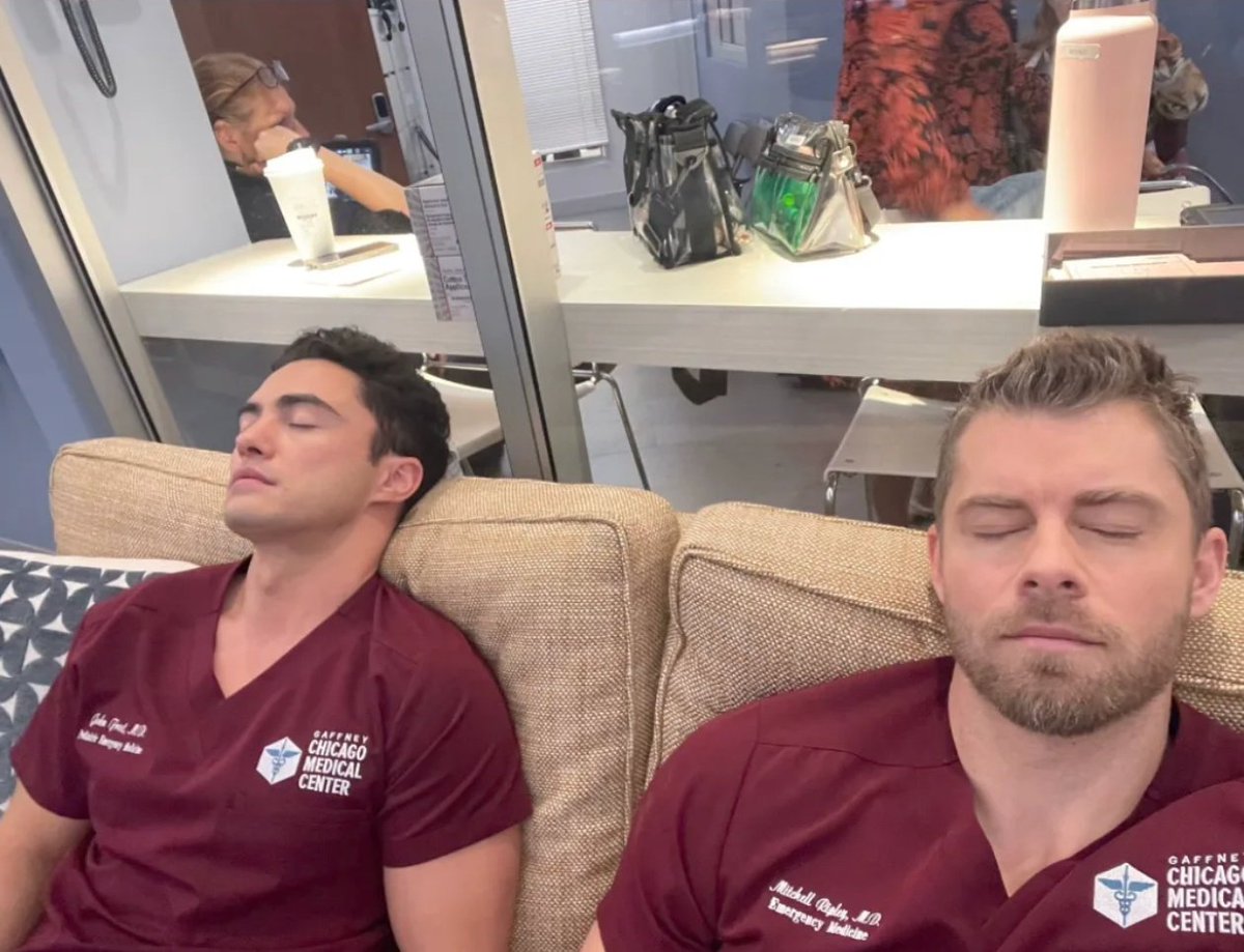frostnobite's tweet photo. Nap time https://t.co/rQxYLHTcsz