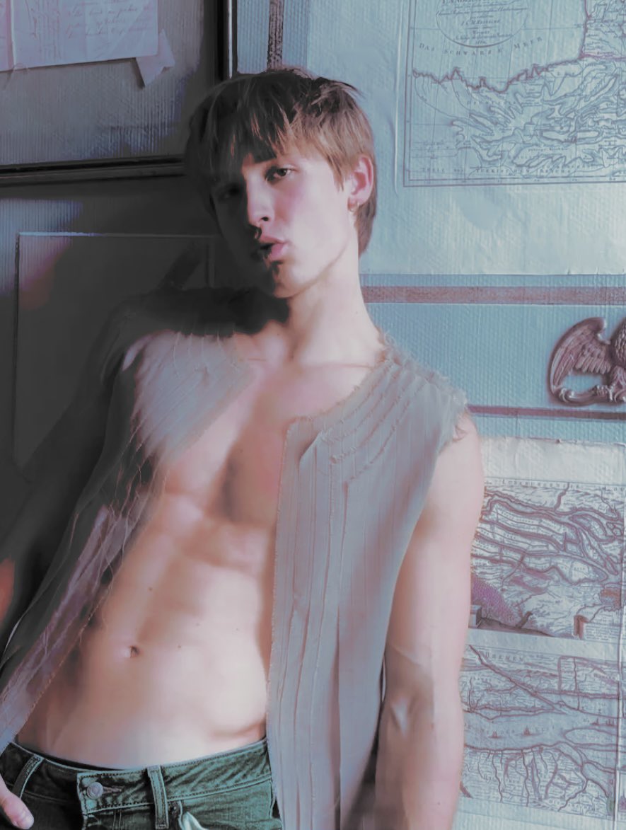 milkyabs's tweet image. 𝗦𝗠𝗜𝗟𝗘 𝗔𝗡𝗗 𝗦𝗪𝗘𝗔𝗧

𝚐𝚢𝚖’𝚜 𝚋𝚕𝚘𝚗𝚍 𝚜𝚖𝚒𝚕𝚎.
𝚖𝚊𝚢𝚋𝚎 𝚑𝚎’𝚕𝚕 𝚕𝚎𝚝 𝚢𝚘𝚞 𝚖𝚊𝚔𝚎 𝚊 𝚌𝚊𝚖𝚎𝚘 𝚒𝚗 𝚑𝚒𝚜 𝚝𝚒𝚔𝚝𝚘𝚔𝚜.