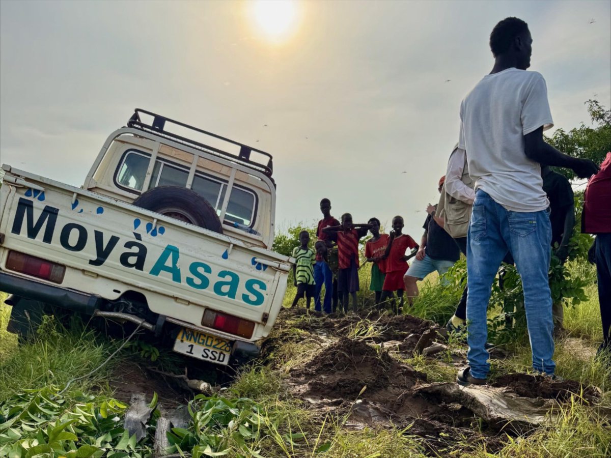 waterisbasic's tweet image. On my 96th trip to South Sudan, both Land Cruisers got stuck in the mud—but reaching a rebuilt well was worth it. When wells flow, schools stay open. That’s #Vision2030: women-led teams repairing wells so kids learn, not walk for water. 🌍💧 #WaterIsBasic