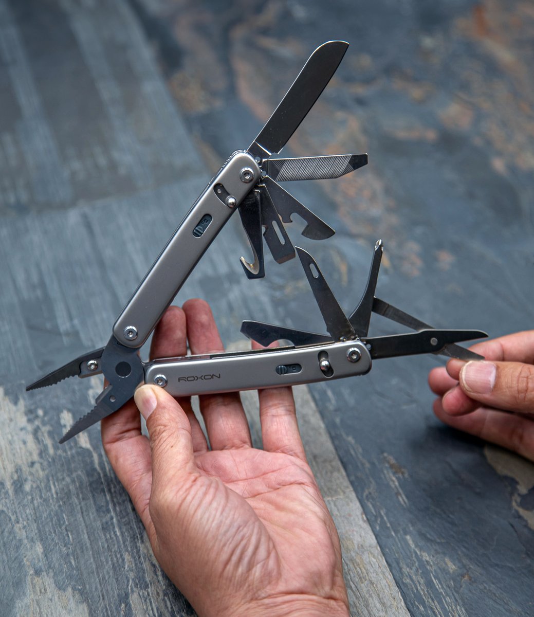 roxontool's tweet image. Not reinventing the wheel, just shrinking it with the Roxon Flex Modular.
Swap in what you use, leave the rest.
All the tools, none of the back pain.

What’s the one tool you always end up using the most?

#EverydayCarry #Multitool #EDC #Gear