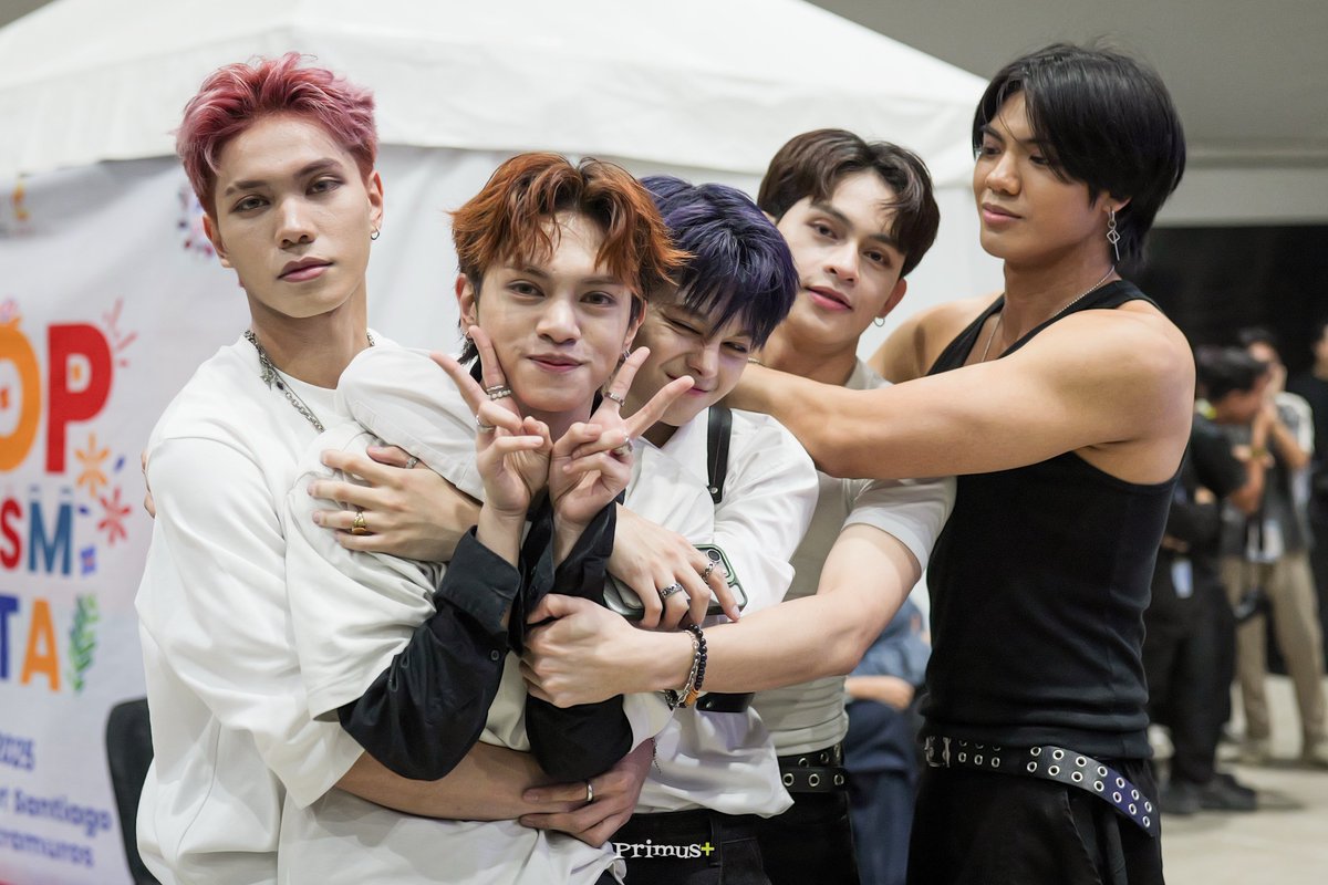 251003 📸 NEW:ID
PMCC @ FORO DE INTRAMUROS

🥹🤍

PPOPinasayang FIESTA WITH NEWID
#NEWIDxPPOPTourismFiesta 
 
#New_ID <a href="/official_newID/">New:ID OFFICIAL</a>
#PMCCatIntramuros <a href="/PMCC_2025/">PPOP Music & Culture Caravan</a>