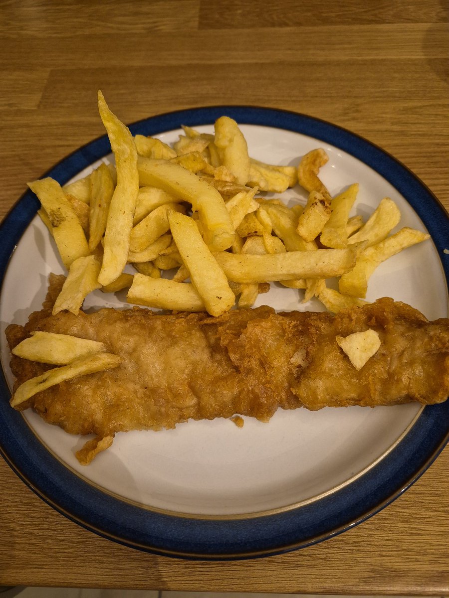 ThickNorthern's tweet image. "For those about to dine, we salute you"
#chippytea