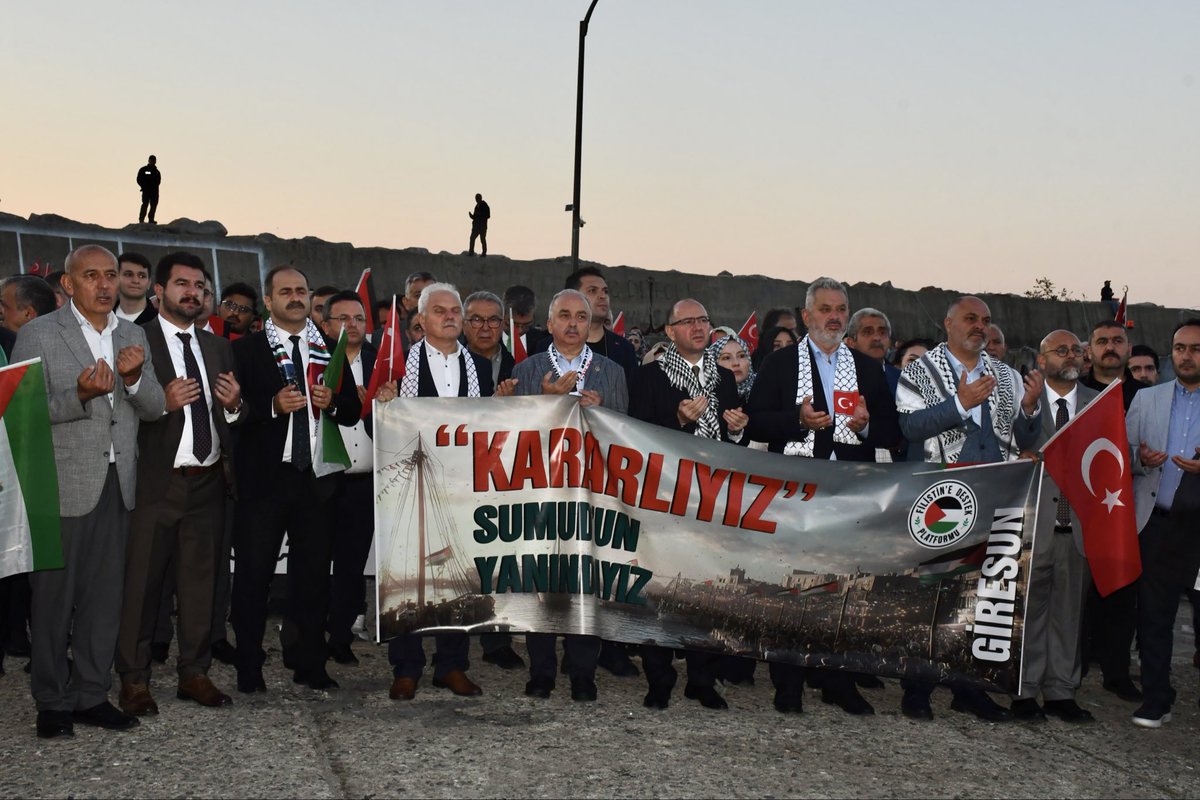 mtbhdrylmz's tweet photo. Gazze’ye insani yardım ulaştırmak için yola çıkan Sumud Filosu’na destek verdik.
Vicdanımızın, inancımızın ve kardeşlik bağımızın gereği olarak Filistinli kardeşlerimizin yanında olduğumuzu bir kez daha gösterdik.⤵️ https://t.co/xWp22dyNu2
