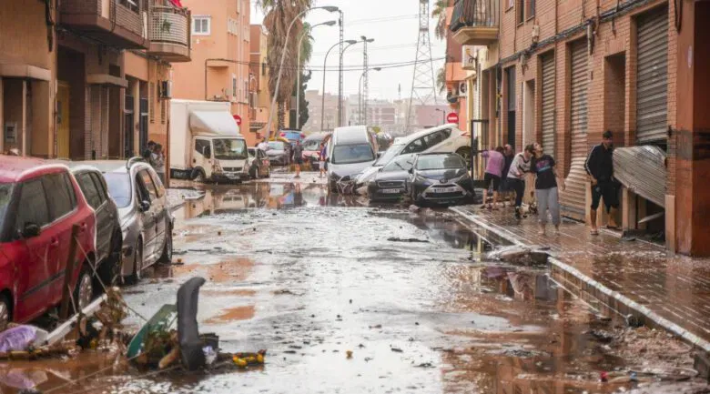 businessamfr's tweet image. L’Espagne reçoit 945 millions d’euros de la Commission européenne pour se remettre des inondations meurtrières à Valence fr.businessam.be/rehabilitation… #Espagne #Inondations #AideFinancière #CommissionEuropéenne #Valence