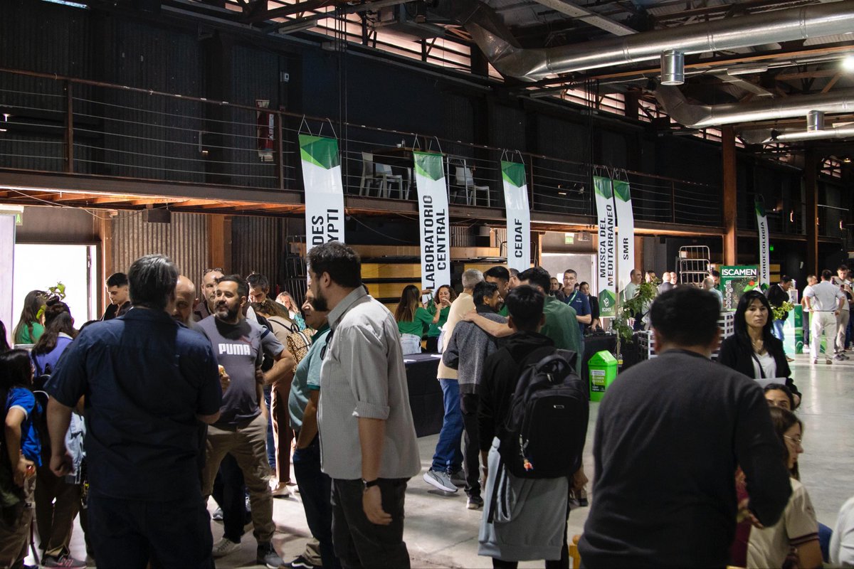 Acompañamos al <a href="/PrensaIscamen/">Iscamen</a> en la celebración de sus 30 años, con una jornada dedicada a la ciencia, la tecnología y la innovación, reafirmando el valor del conocimiento y la investigación para el desarrollo de Mendoza.